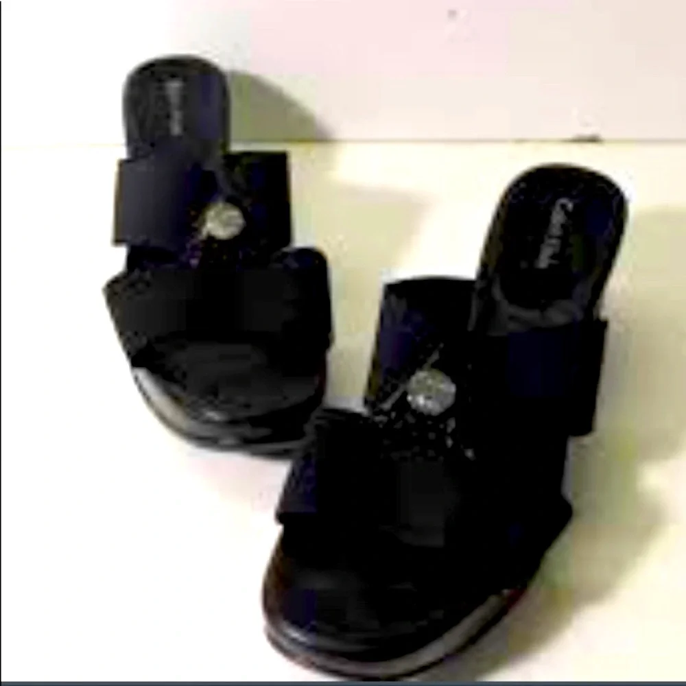 Calvin Klein Ying Wedge Platform Sandals 8 Black Summer Heels Slip On